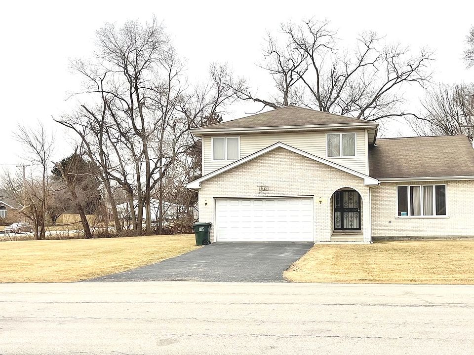 2nd image of 3542 W 160th St