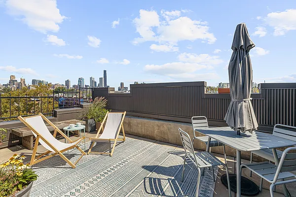 Sold by Compass | media 2