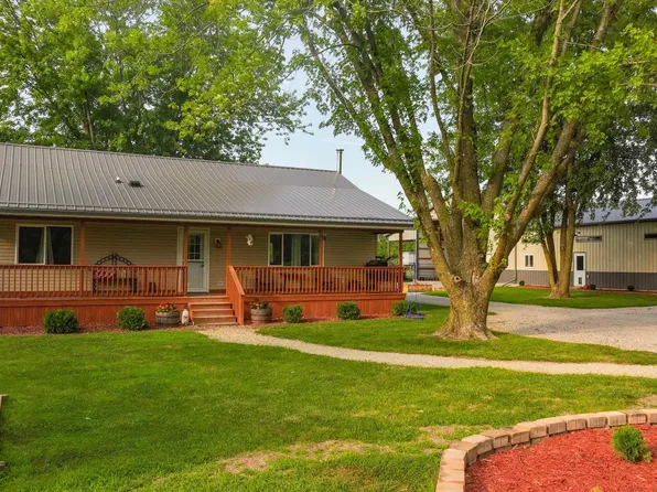 9739 Old Agency Rd, Agency, IA 52530