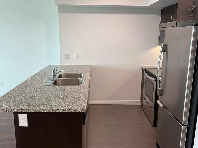 19 Grand Trunk Cres #2915 — Photo 12