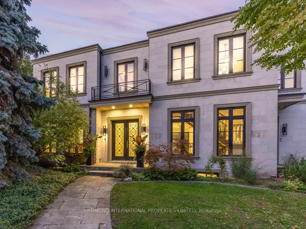 4 Braywin Dr, Toronto, ON M9P 2P1
