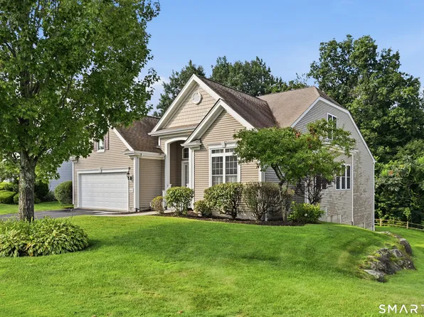 521 Putting Green Lane #521, Oxford, CT 06478