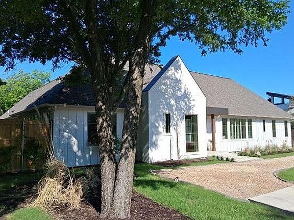 3rd image of 11131 Hillcrest Rd
