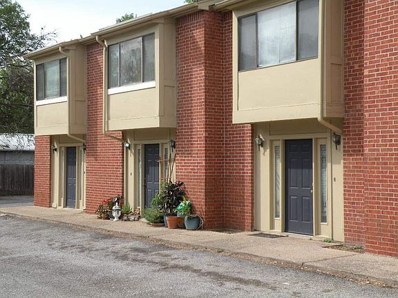 2nd image of 1221 W Hopkins St #6