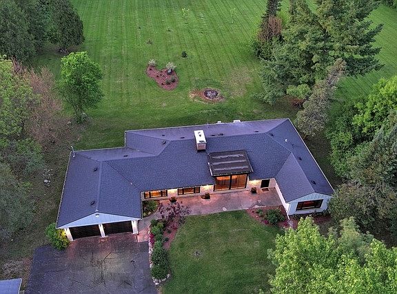 3rd image of 532 W Merri Oaks Rd