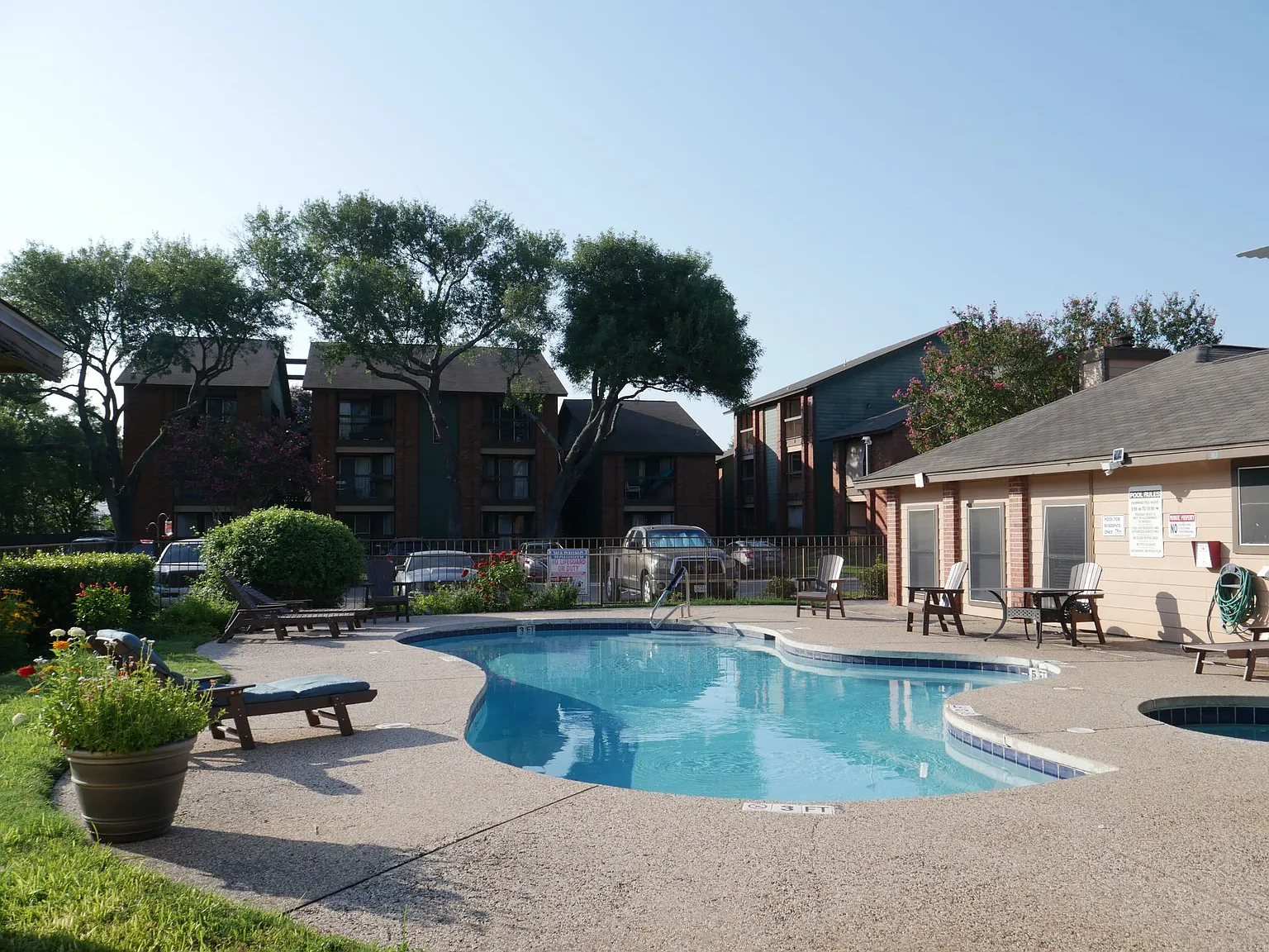 Englebrook Apartments — Photo 3