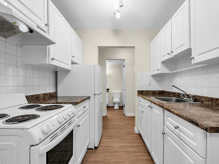 5130 Irving St — Photo 22