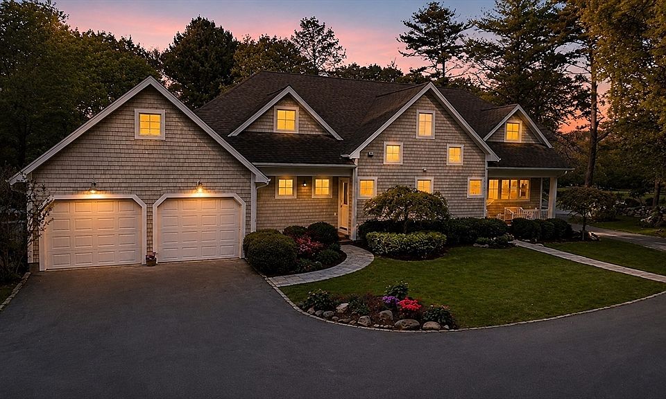 1st image of 7 Shadow Farm Ln