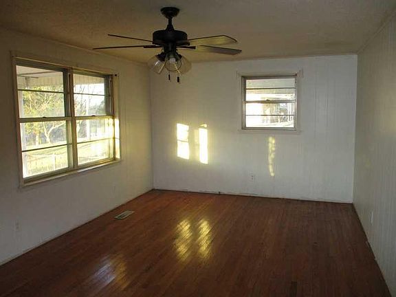 2nd image of 639 Southard St
