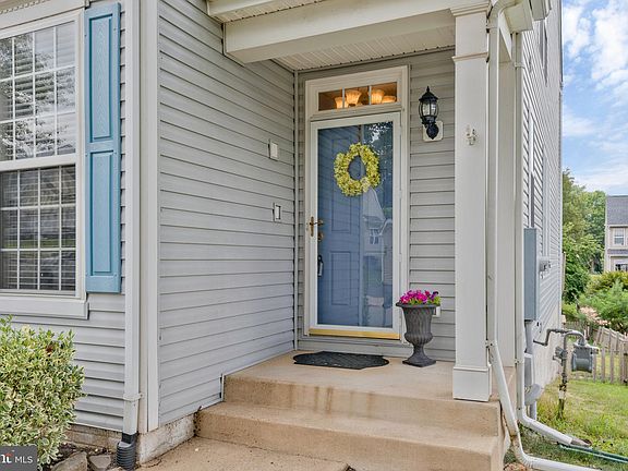 5th image of 466 Estate Ave
