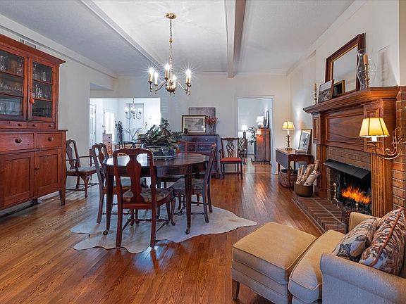 4th image of 404 Foxborough Sq W