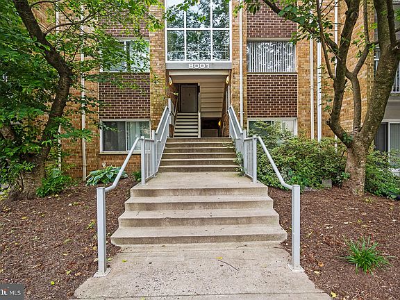 5th image of 8001 Chanute Pl APT 14