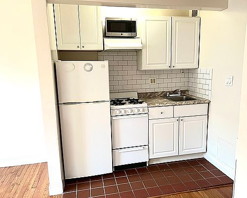 2nd image of 553 W 148th St #5
