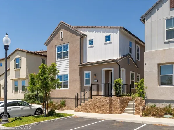 15982 Parkhouse Dr Unit 2, Fontana, CA 92336