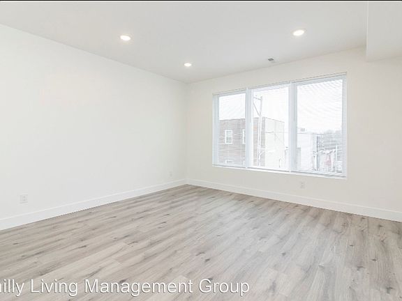 4th image of 2429 W Thompson St #B