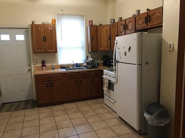 Large eat-in kitchen