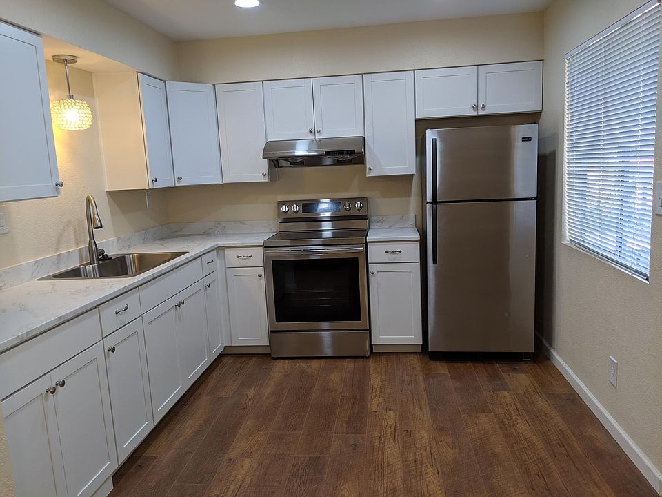 1st image of 1125 S Farmer Ave #2