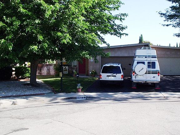 2 Car Garage-Cul De Sac