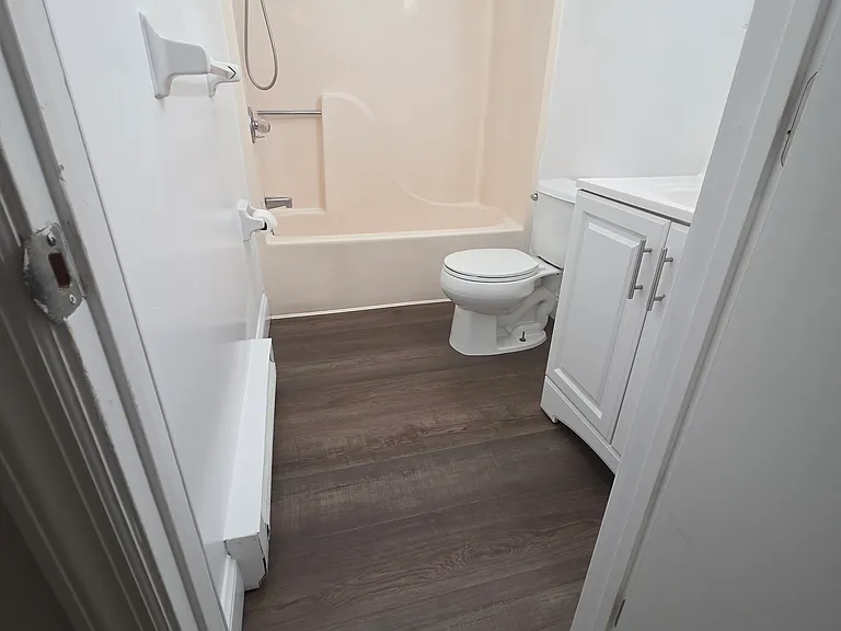 19 Somers St #8 — Photo 4