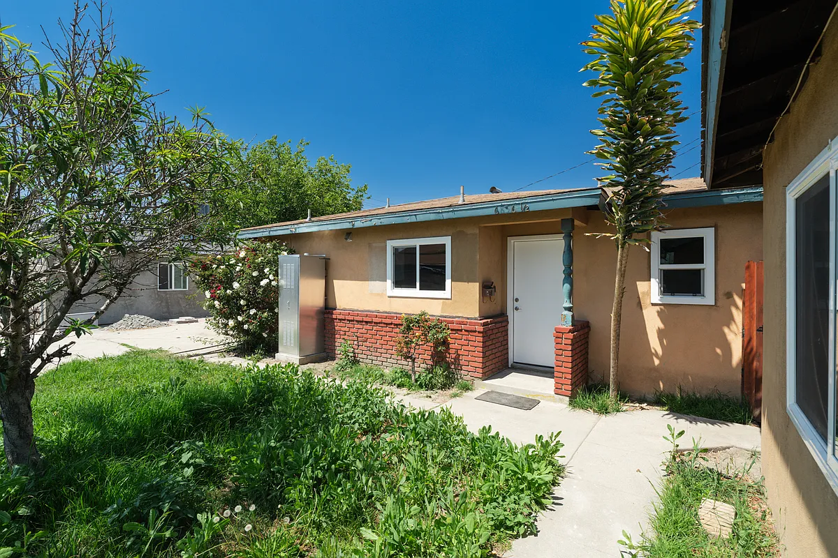 Building Photo - 6856 1/2 Ira Ave