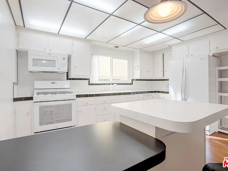 446 S Saint Andrews Pl #3 — Photo 6