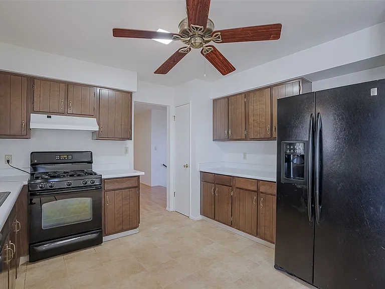 2270 Sandia Dr — Photo 12