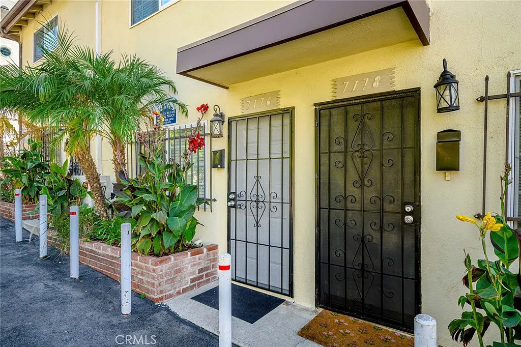 2 bed, 1.5 bath, 1000 sqft, $2,600 — Photo 2