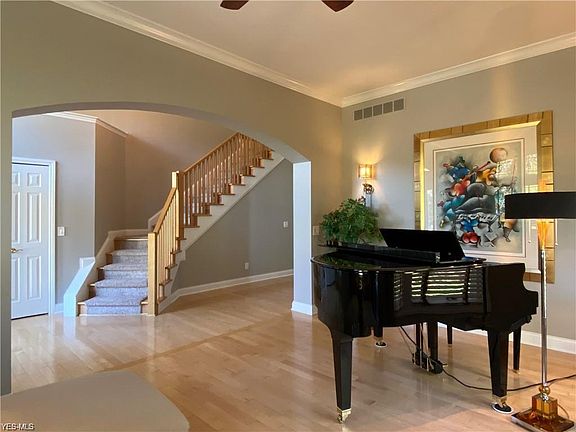 3rd image of 30907 Walden Dr #34