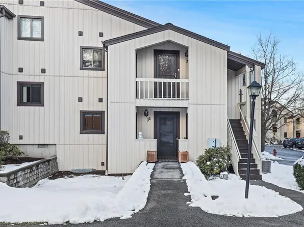 32 Overlook Commons, Yorktown Heights, NY 10598