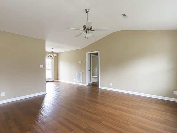 2nd image of 549 Buckeye Ln