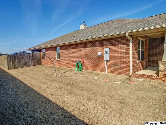4th image of 128 Meadow Land Dr
