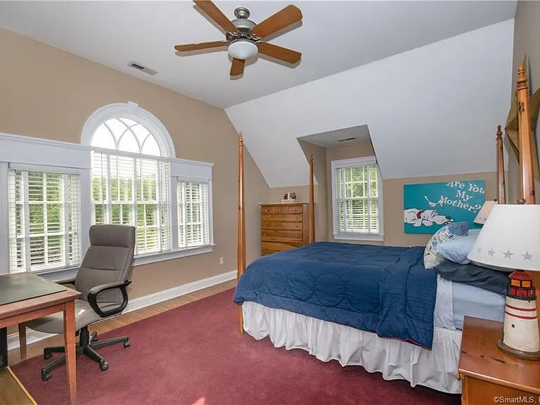 52 Twin Pond Ln — Photo 18