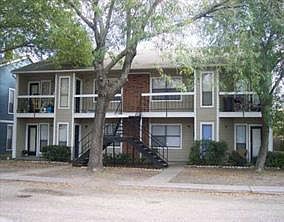 2nd image of 1903 W Loop