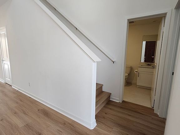 4th image of 16739 Camphor St