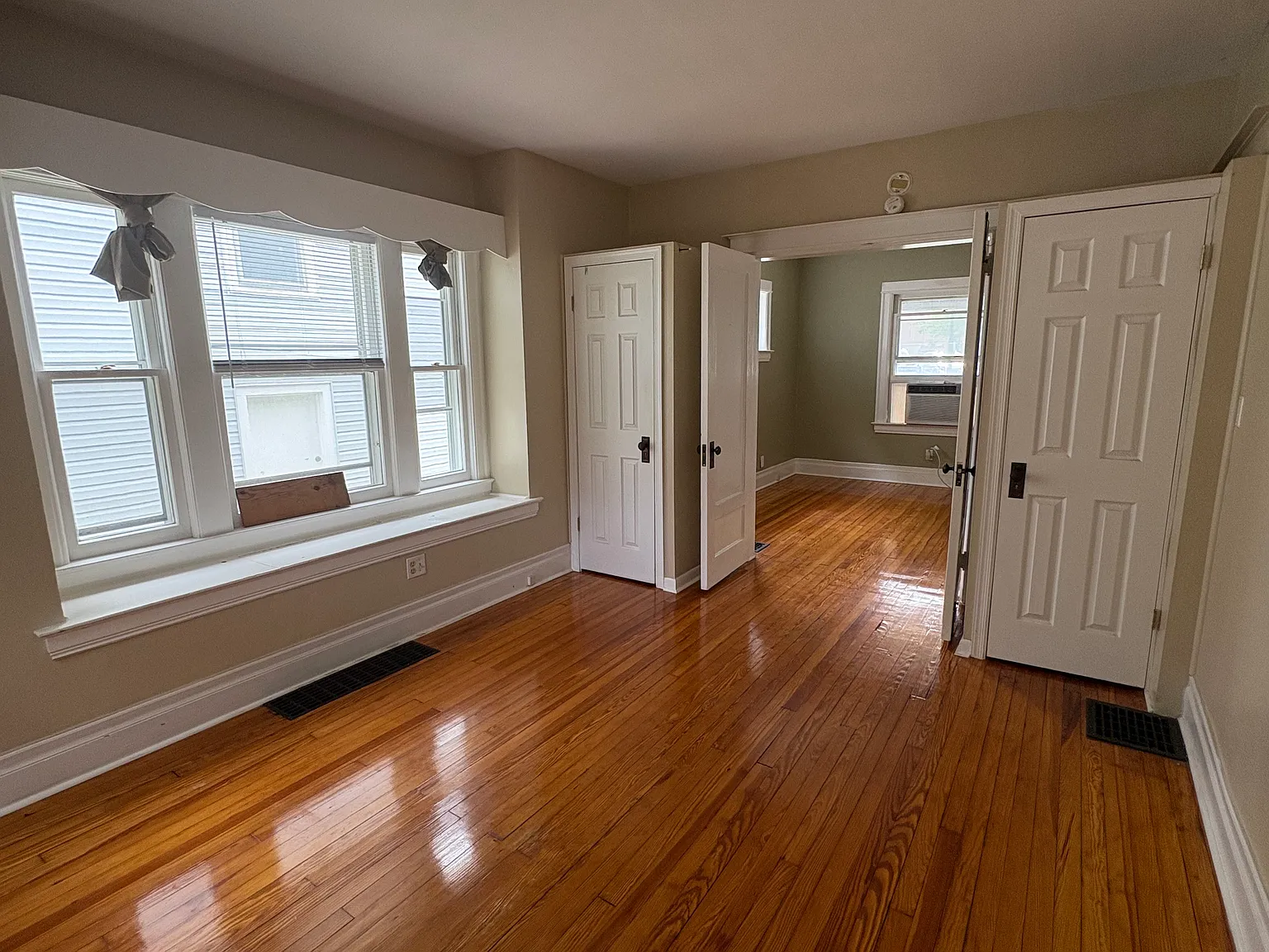 1 bed, 794 sqft, $1,400 — Photo 3