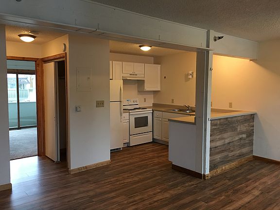 2nd image of 520 Galena St #203