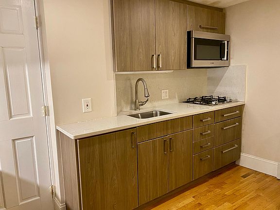 Includes kitchen utensils, cutlery, pots, pans, coffee maker, electric kettle and more.