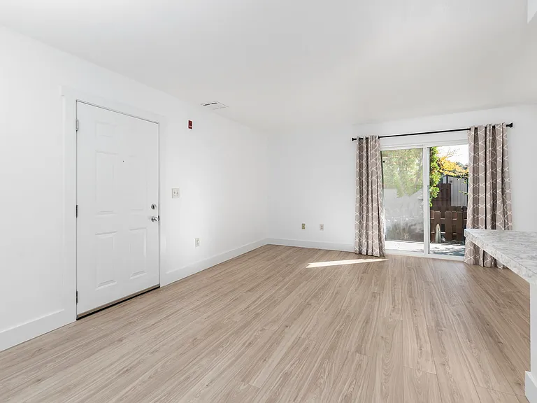 1160 S Denver Ave #2 — Photo 6