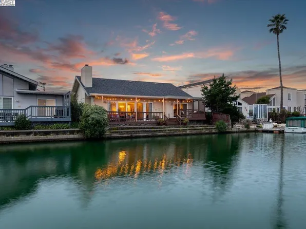 216 Surfbird Isle, Foster City, CA 94404