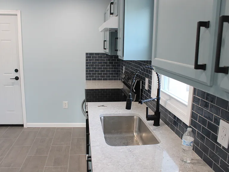 2275 Reading Ave #1 — Photo 8