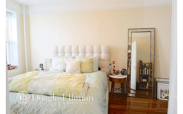 Rented by Douglas Elliman | media 22