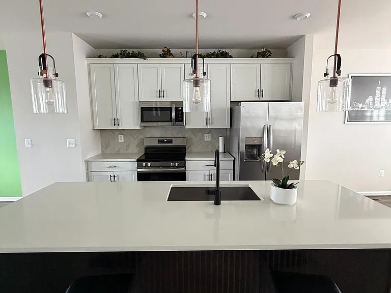 4105 Bolton Ct — Photo 10