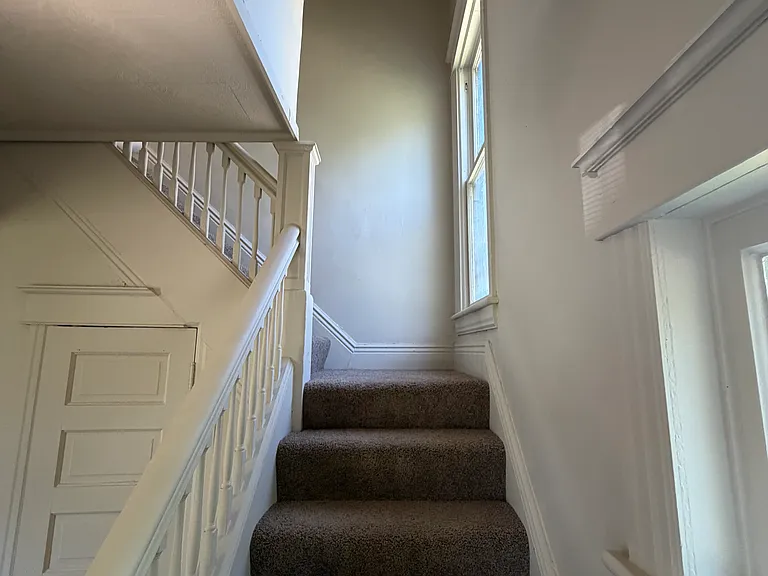 220 W 7th St — Photo 3