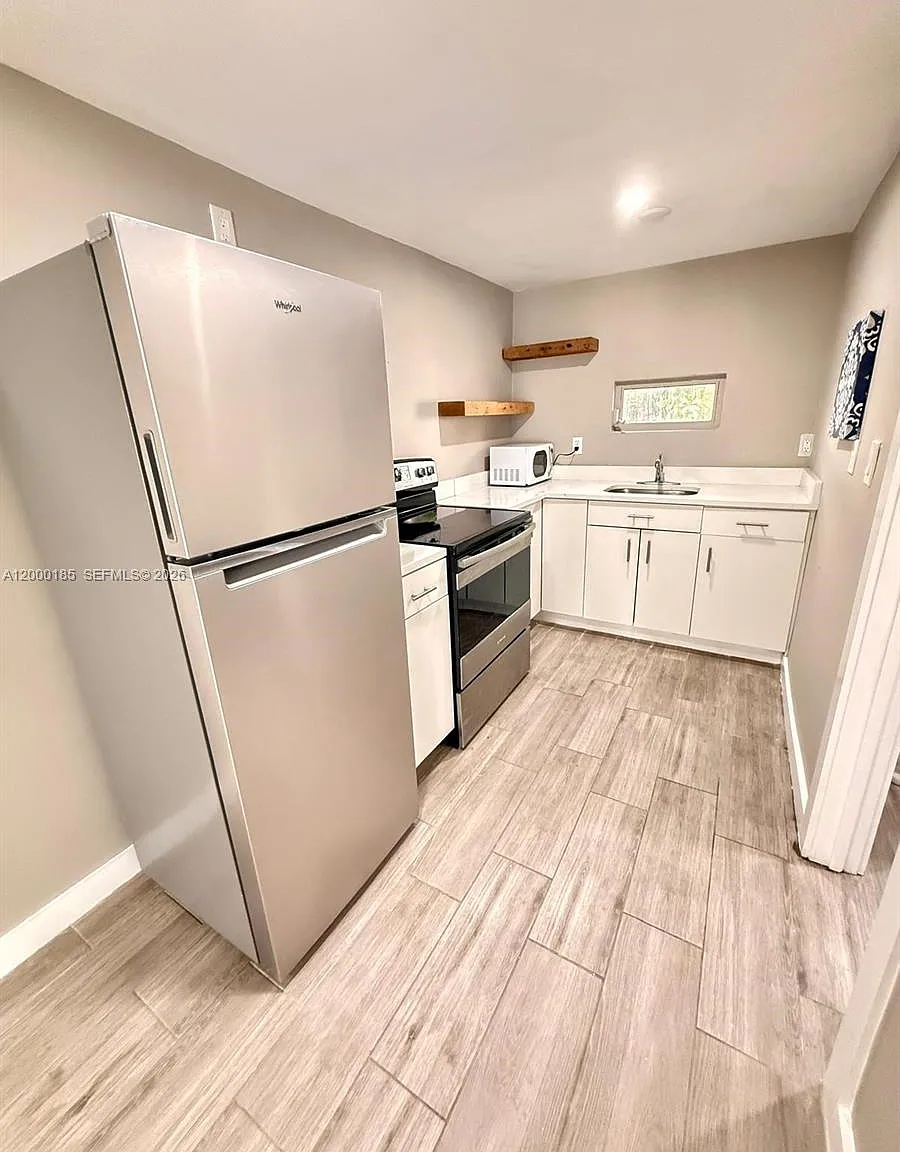 Lauderdale Park 6-33 1/2 — Photo 2