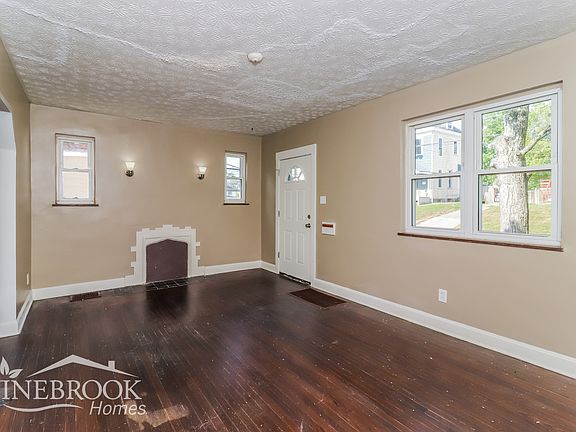 3rd image of 522 Mentola Ave