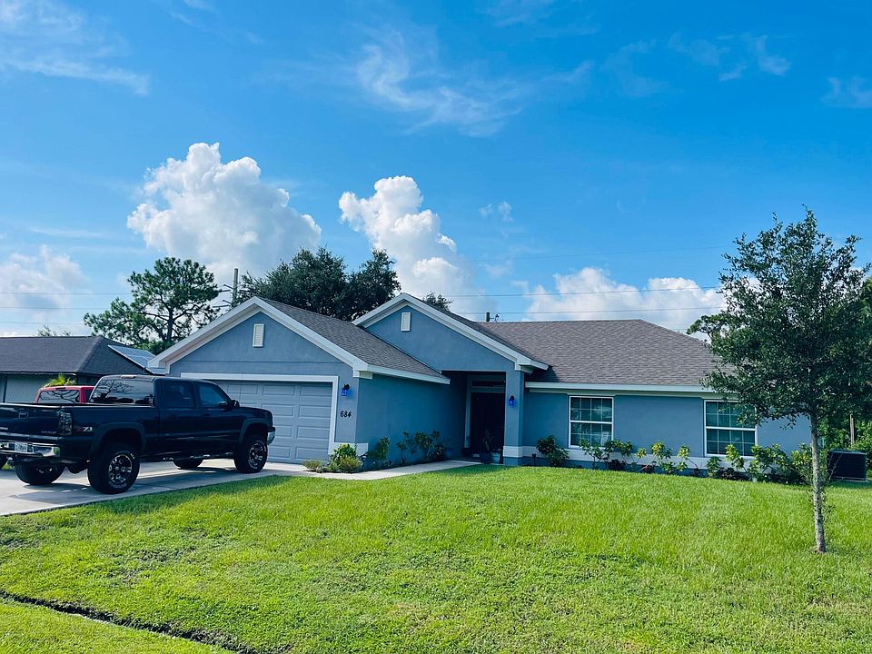 1st image of 684 SE Chapman Avenue