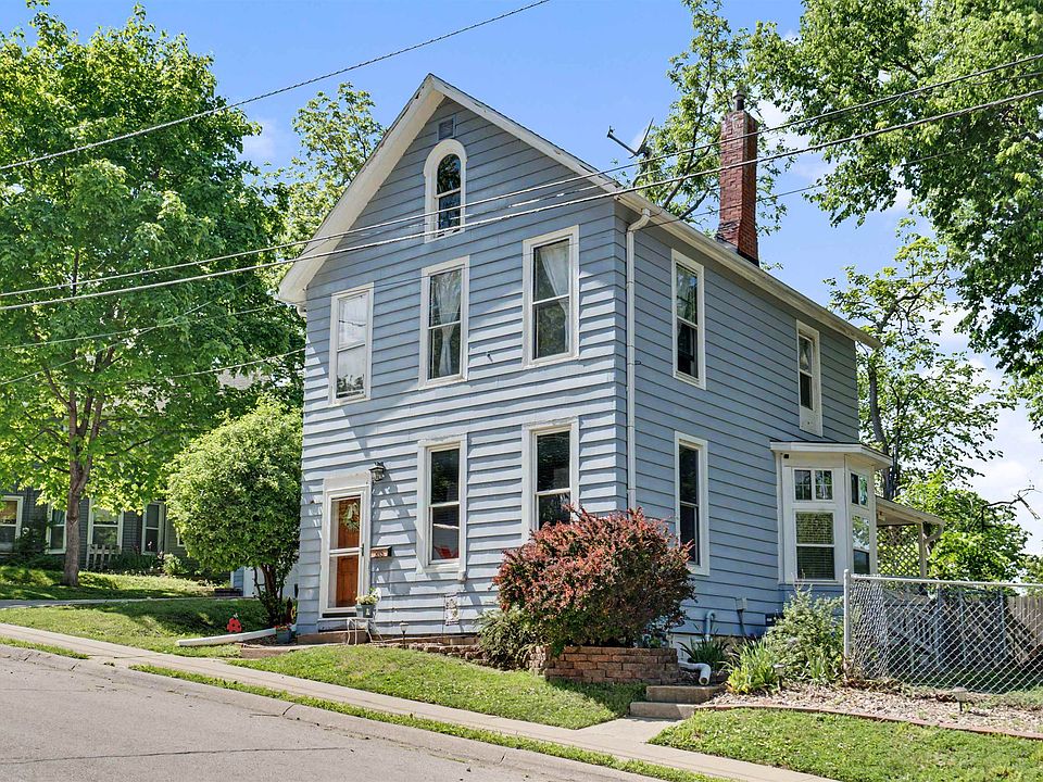 1st image of 215 Lowell St