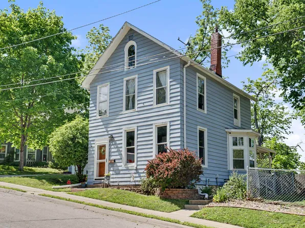 215 Lowell St, Dubuque, IA 52001