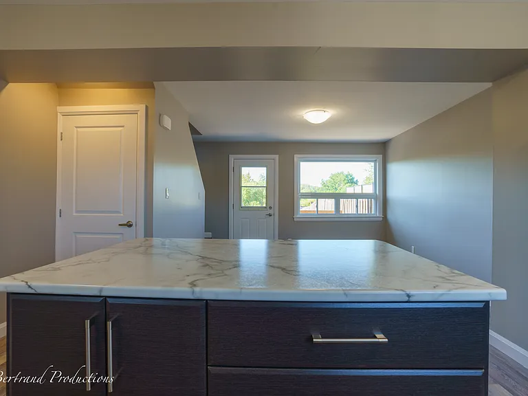 735 Lasalle Blvd — Photo 19