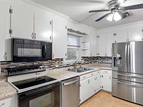 3rd image of 253 Deerwood Dr